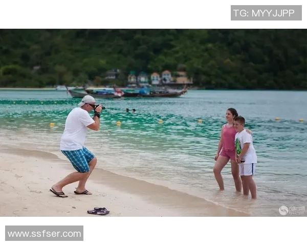 聚焦绿茵巨星光影记录展现足球球星激情与荣耀瞬间